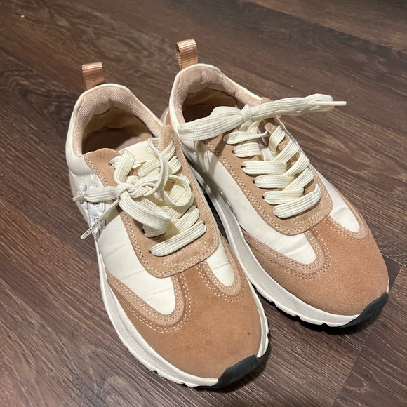 Tory Burch Beige and White Sneakers - Picture 1 of 4